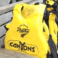 ダイナミックに自然を感じるキャニオニング体験